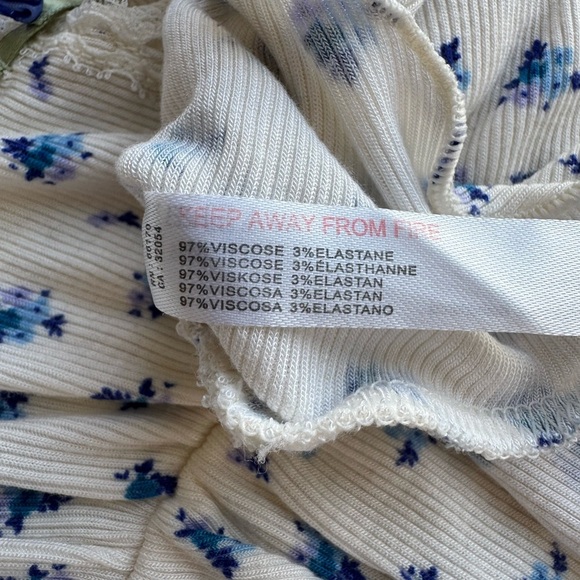 Out from Under Sweet Dreams Printed Flyaway Top Size Medium - Picture 5 of 6